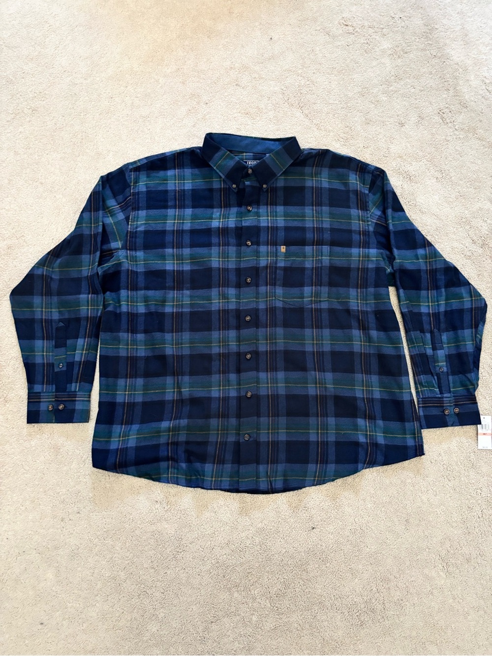 Izod Men's Navy and Green Plaid Button-Down Shirt